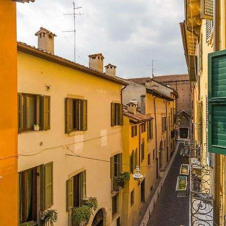 Downtown Apartment Verona Bagian luar foto