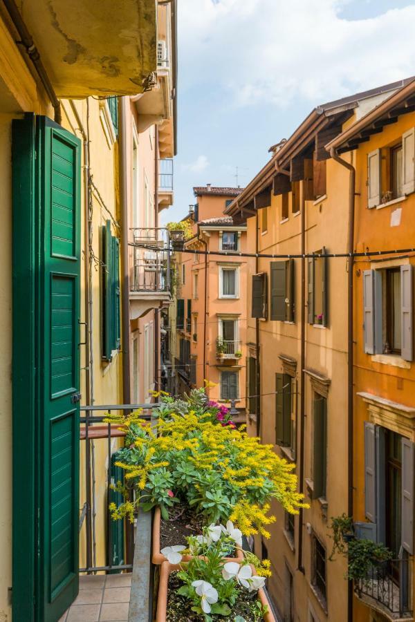 Downtown Apartment Verona Bagian luar foto