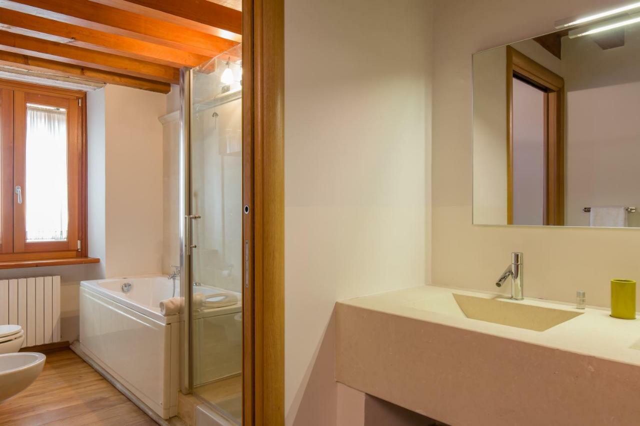 Downtown Apartment Verona Bagian luar foto