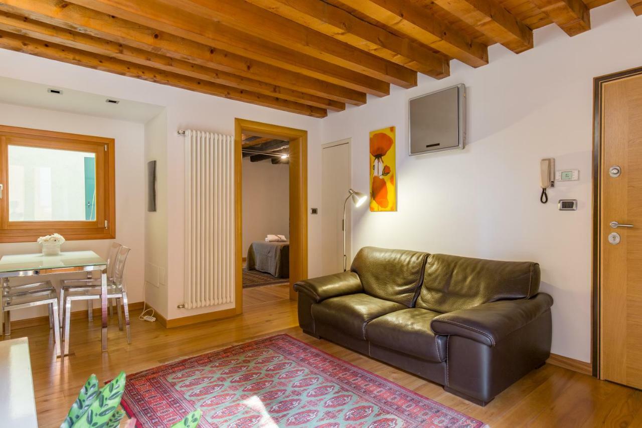 Downtown Apartment Verona Bagian luar foto